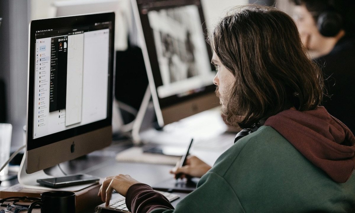 Freelancing Success: Find Your Superpower to Stand Out!
