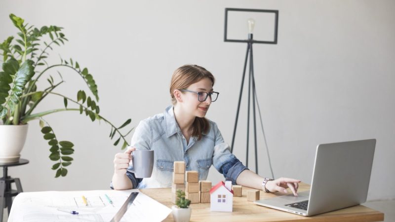 Beyond the Beach: Unspoken Reality of Remote Work 