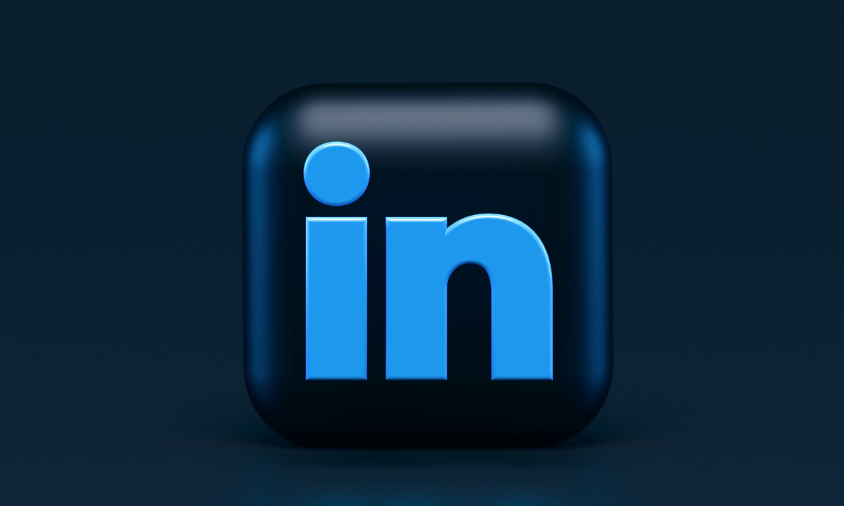 What Makes a LinkedIn Post Go Viral (and What Doesn’t)